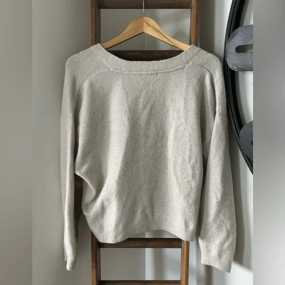 H&M Sweater - Picture 2 of 2